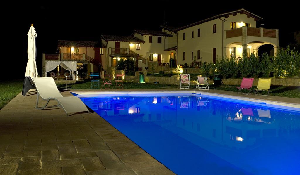 Borgo Le Capannelle Aparthotel Castel Ritaldi Exteriör bild