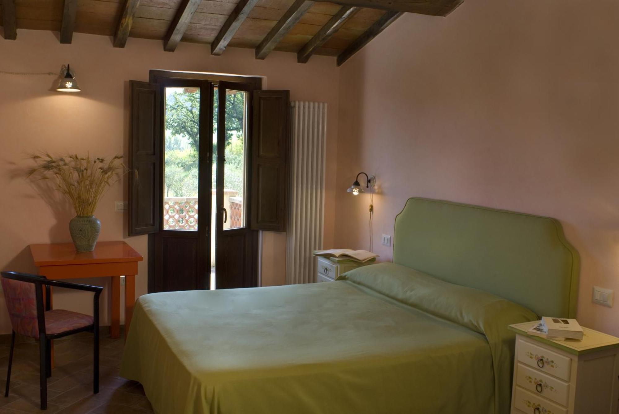 Borgo Le Capannelle Aparthotel Castel Ritaldi Rum bild
